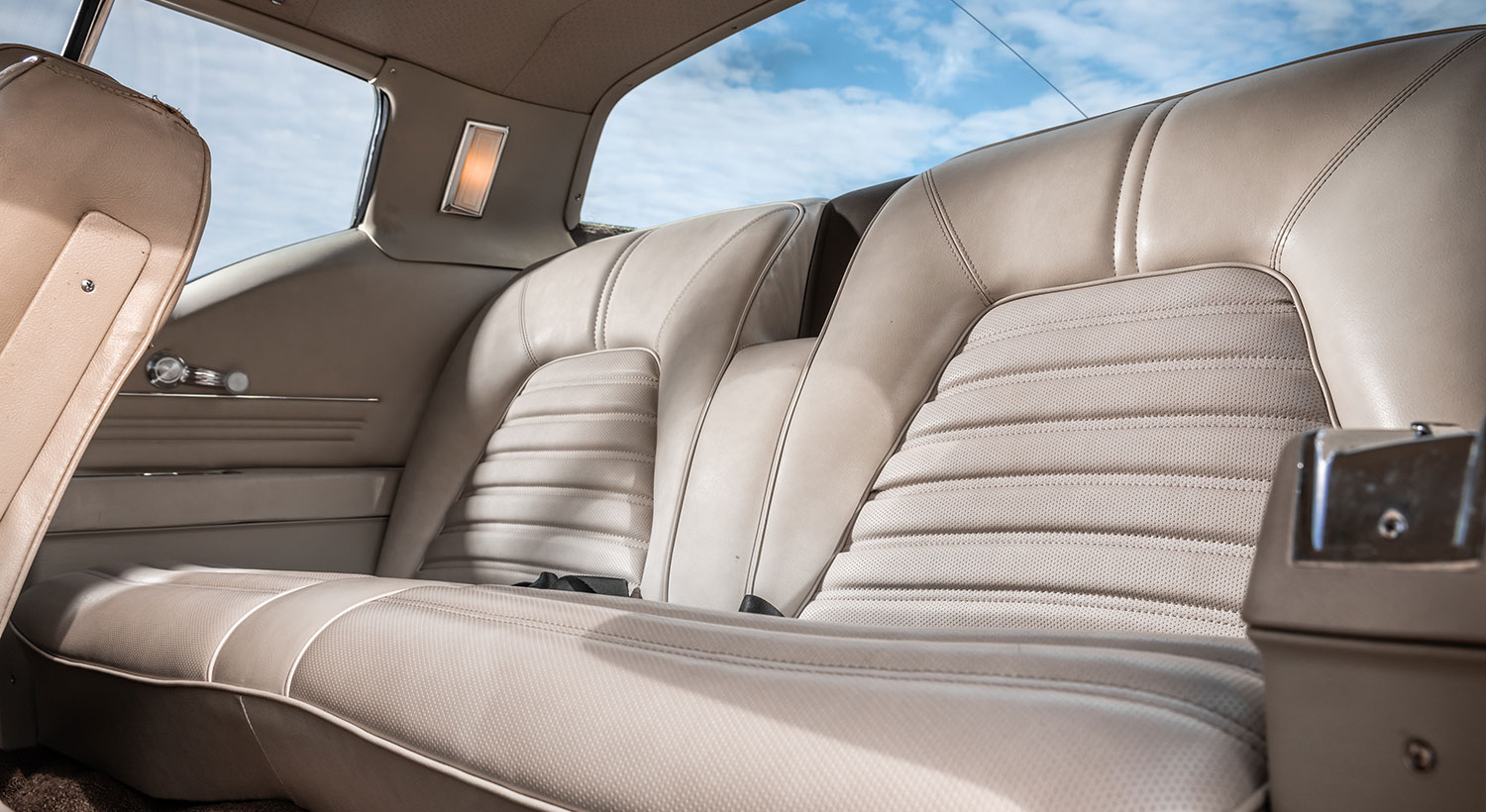 1972 Buick Riviera for hire